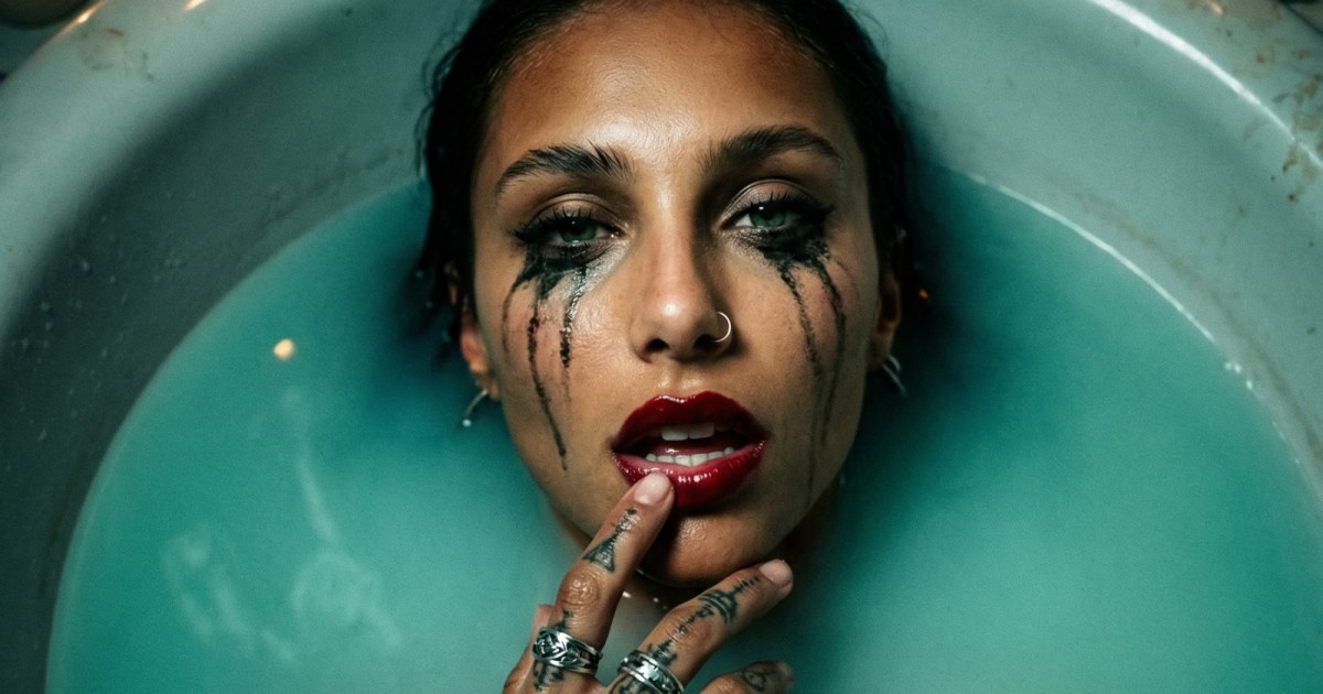 creepy tub