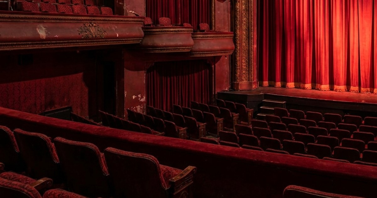 The Scarlet Theater Monochromatic-color study